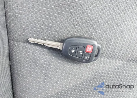 2017 Toyota Rav4 Xle z USA, uszkodzony, nr VIN 2T3WFREV2HW351307